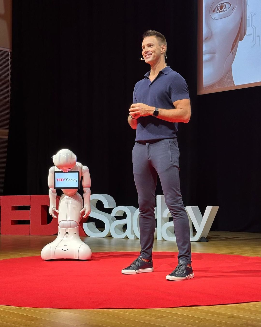 Samuel Gaulay sur scène TEDx Saclay