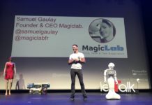 Dassault – Animation Cocktail avec Pepper, robot magicien