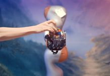 Le bras robotique d’OpenAI résout un Rubik’s Cube aussi naturellement qu’un humain