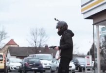 2 German Brothers Turned A Bathtub Into A Drone 🛀 !