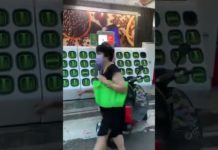 Electric scooter battery swap in Taiwan 🇹🇼 by Gogoro