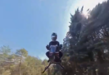Tu ne vas le croire… le 1er Speeder Bike au monde !