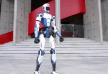 Un robot humanoïde pour le prix d’un scooter, Saltos arrière inclus