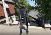 Moins de pirouettes, plus de concret… c’est fait ! Mais pourquoi les robots galèrent dans les escaliers ?