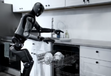 Plier le linge. Lancer une machine. Remplir le lave-vaisselle. Les robots apprennent…