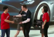 Haha ce moment où tu fais de ton mieux pour t’intégrer à une autre culture, et tout ce que tu fais devient super gênant 🤣